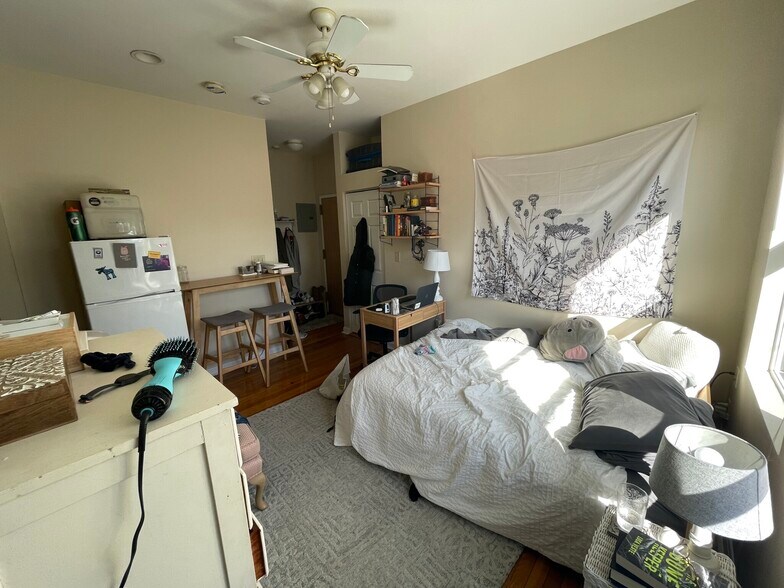 Building Photo - 38 Hemenway St