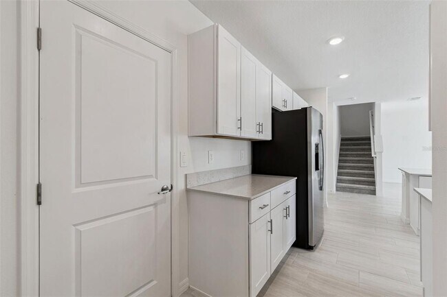 Building Photo - 1712 Tropical Oasis Ave