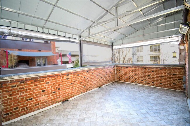 Building Photo - 4 Prichard Way NE