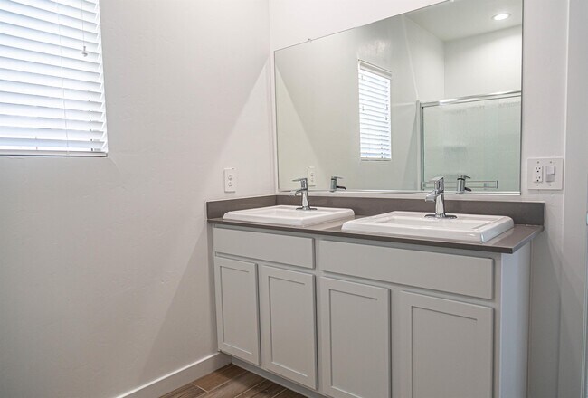 Building Photo - 12746 E Giada Dr