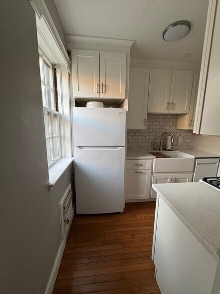 Building Photo - 60 Elm St