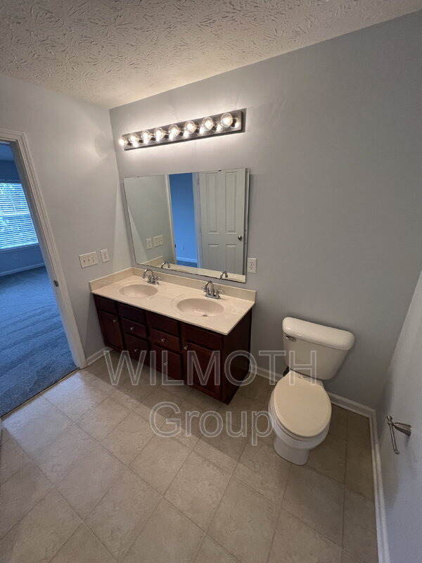 Building Photo - 9451 Glencroft Way
