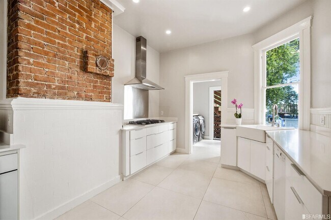 Building Photo - 958 Hayes St