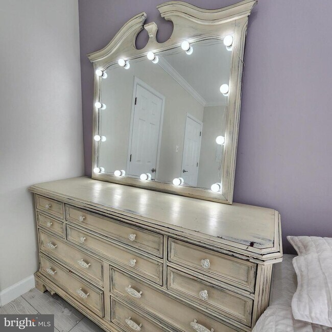 Building Photo - 255 S Pickett St