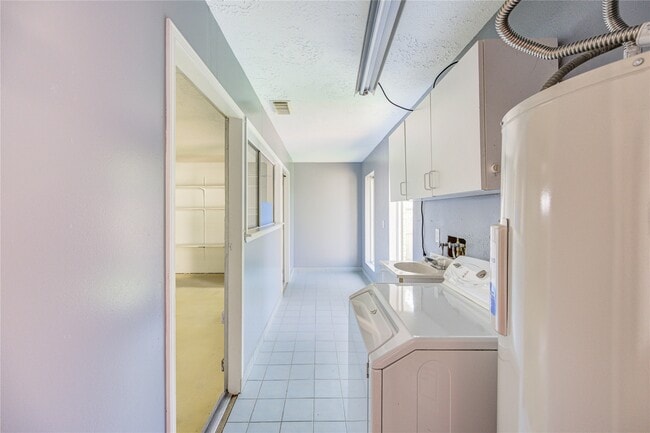 Building Photo - 1510 Chestnut Tree Ln