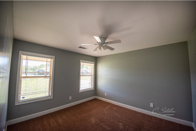Building Photo - Gorgeous home available from June 10th!