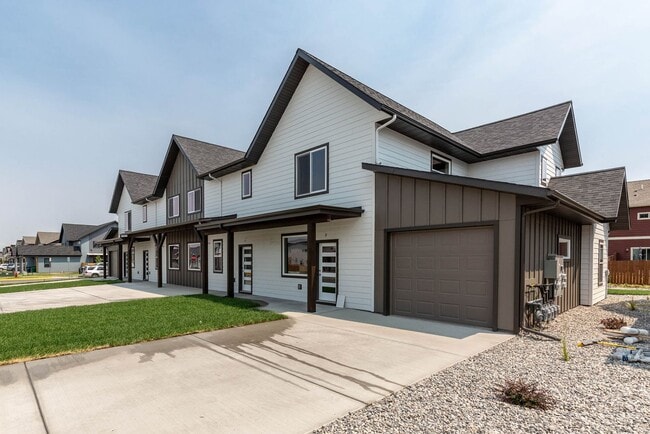 Building Photo - 2-Story Urban Triplex at a modern community featuring 3 Bedrooms 3 Bathrooms