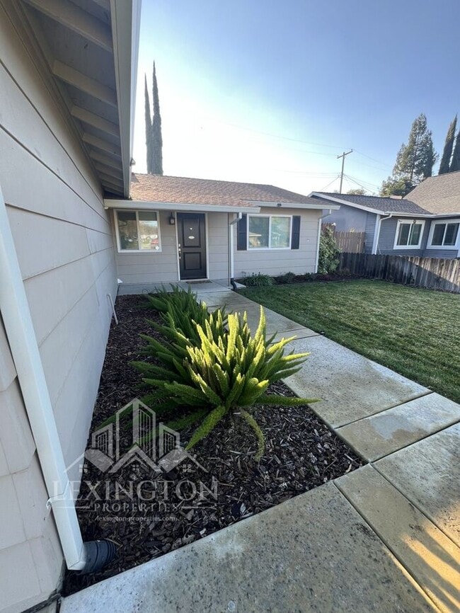 Building Photo - 5535 Skyridge Dr