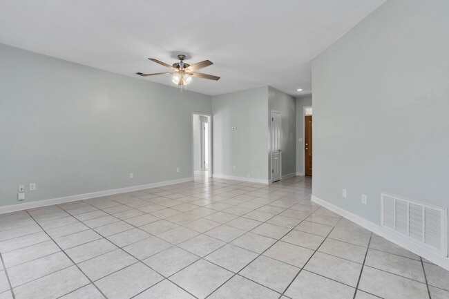 Building Photo - 9524 Pointe Aux Chenes Rd