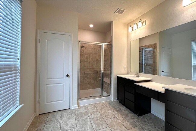 Building Photo - 25302 Farmdale Ln