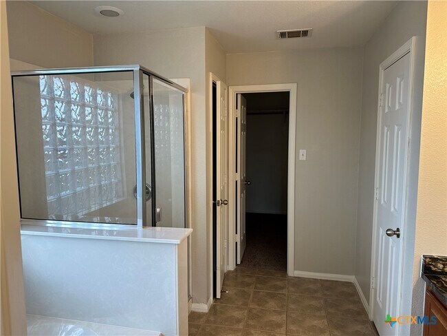 Building Photo - 6107 Taree Loop