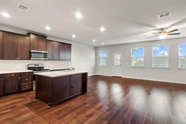 Building Photo - 277 Magna Ln