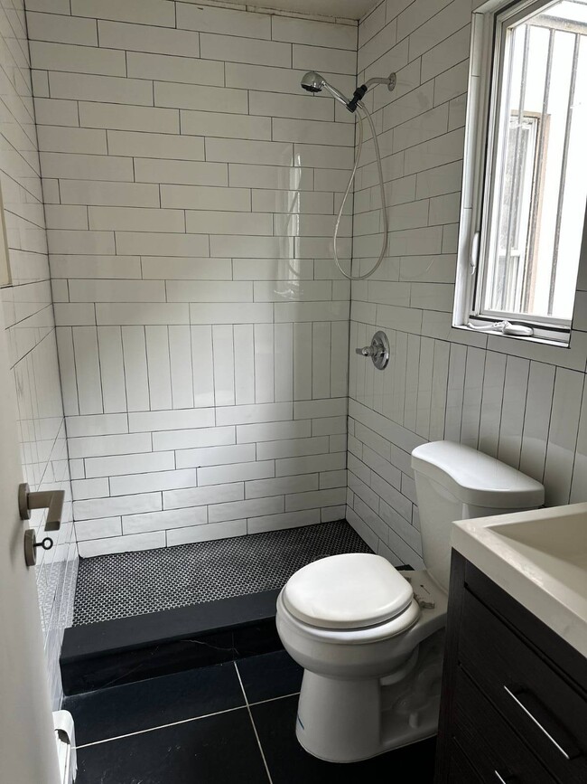 Primary Photo - 560 Fountain Ave