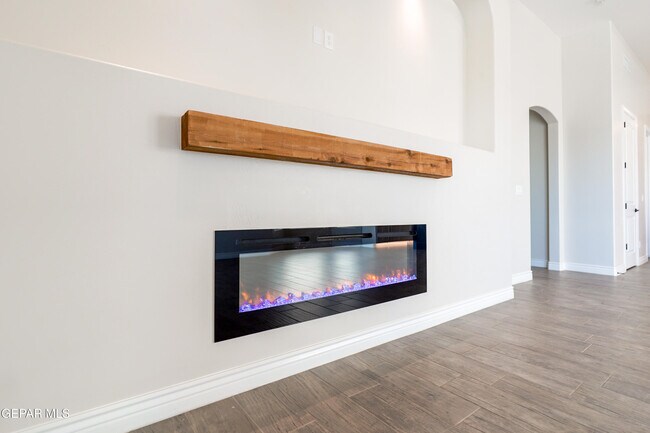 Building Photo - 13368 Emerald Glass Dr