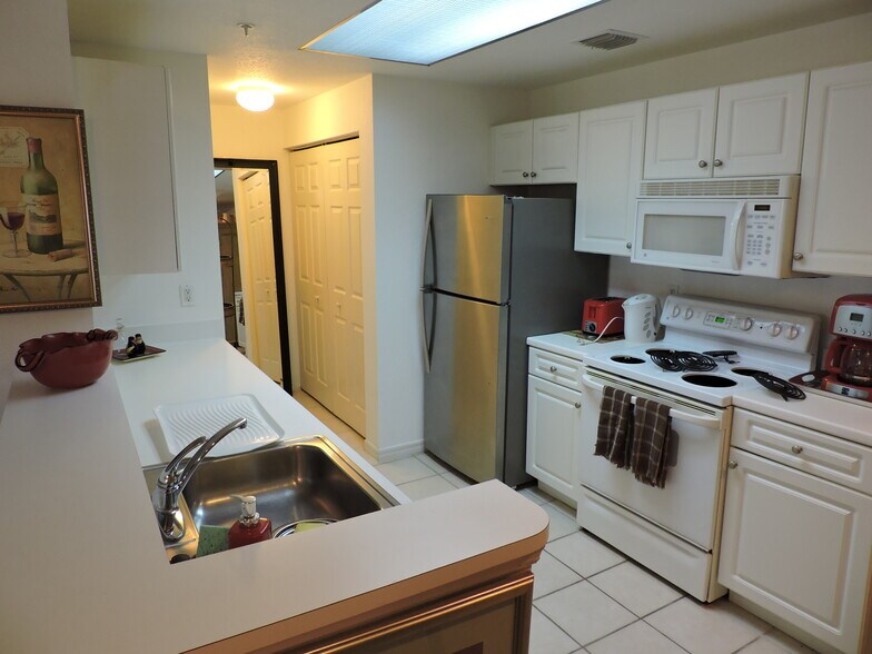 Building Photo - 2810 Grande Pky