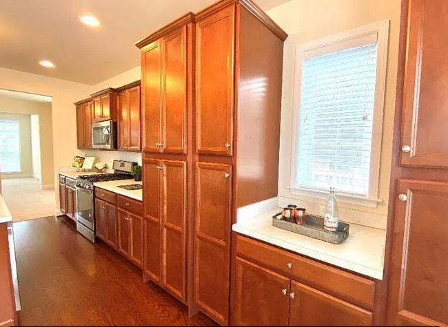 Building Photo - Outstanding Single Family Home in the awar...