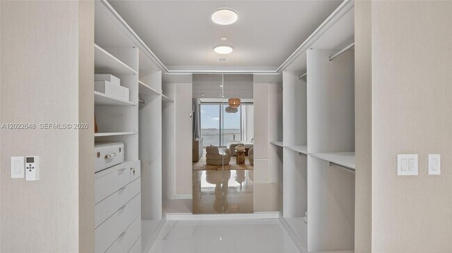 Building Photo - 300 Biscayne Blvd Way