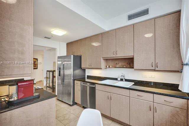 Building Photo - 801 Brickell Key Blvd