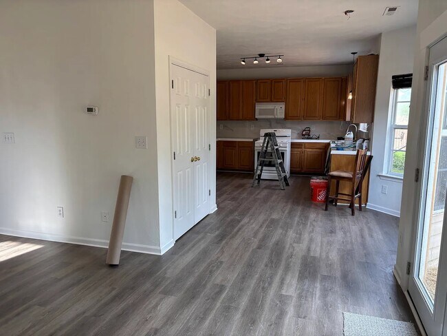 Building Photo - 2437 Annie Cir
