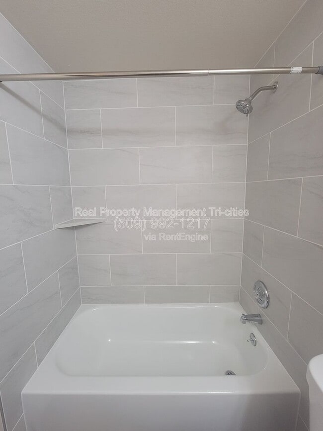 Building Photo - 3513 W 4th Ave