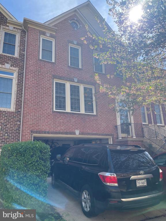 Building Photo - 4129 Trowbridge St