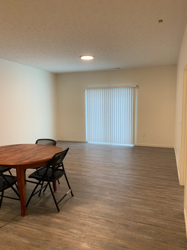 Building Photo - 456 Westside Dr, Unit 5