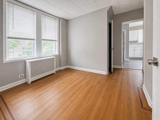 Building Photo - 2604 Hamilton Ave