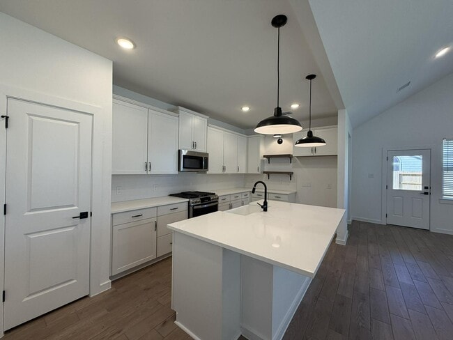 Building Photo - 4819 Legends Bay Dr