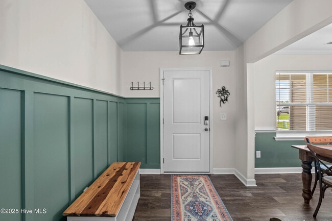 Building Photo - 410 Silverstone Pl