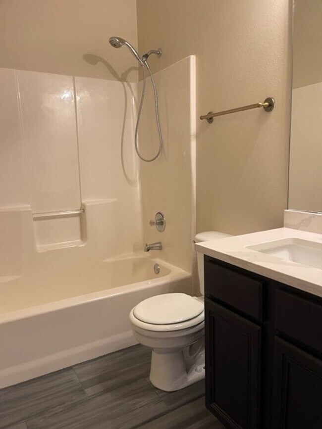 Building Photo - PRE-LEASING - 3 Bedroom in East Republic