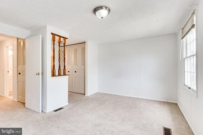 Building Photo - 2841 Shepperton Terrace