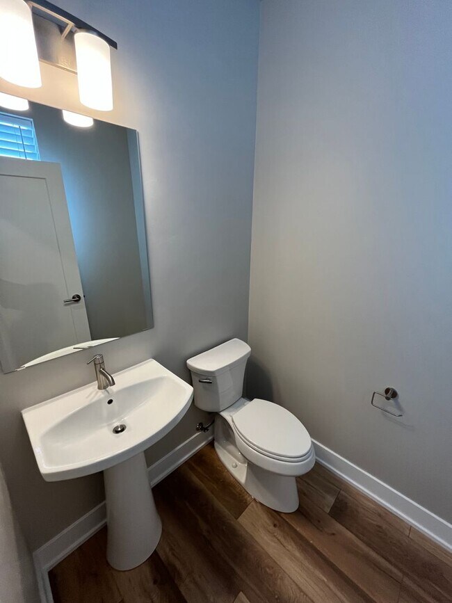 Building Photo - 3 Bed/2.5 Bath Townhome Built in 2023 in N...