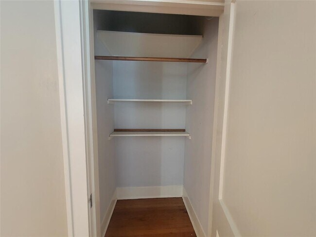 Building Photo - 2406 Huldy St