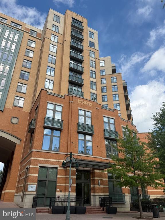 Building Photo - 2720 S Arlington Mill Dr