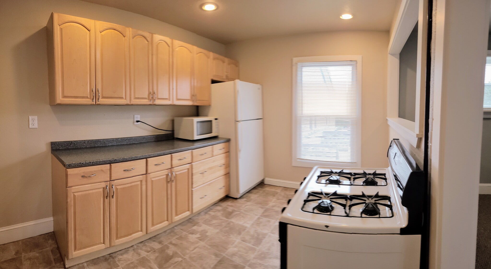 Building Photo - 1851 N Pulaski St