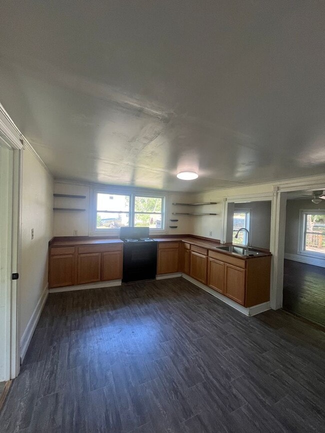 Building Photo - 3 McGowan St