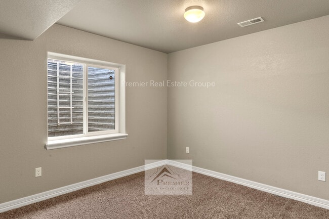 Building Photo - 6105 Fiddle Wy