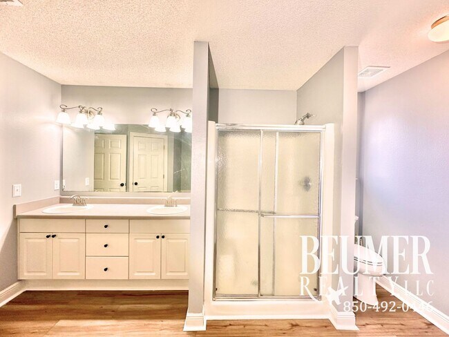 Building Photo - Now Available - 4br/2ba Home near NAS Pensacola back Gate