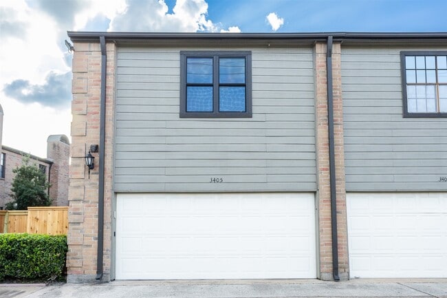 Building Photo - 9800 Pagewood Ln