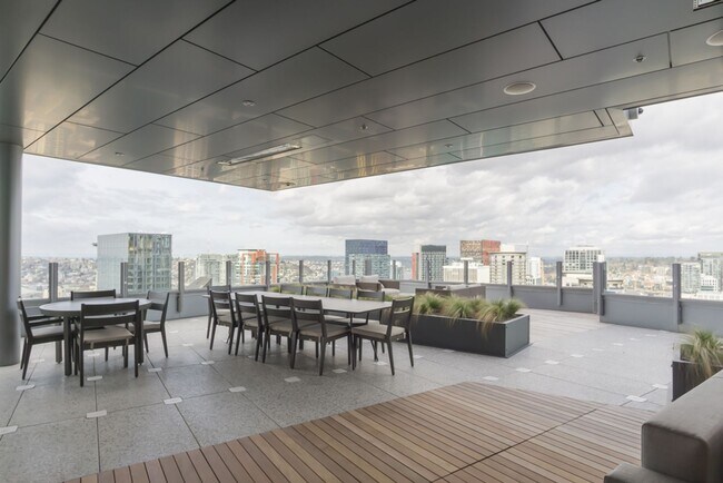 Building Photo - 2bd/1ba Seattle Condo