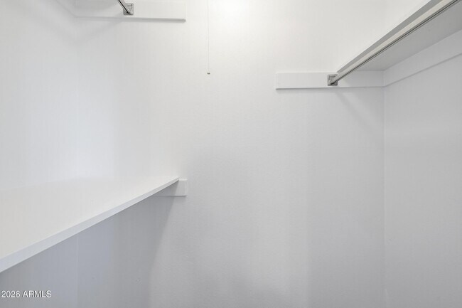 Building Photo - 10922 W Santa Fe Dr