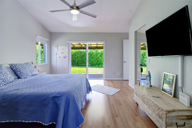 Building Photo - 1025 Bamboo Ln