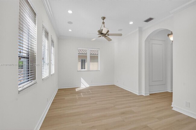 Building Photo - 9597 Bridgebrook Dr