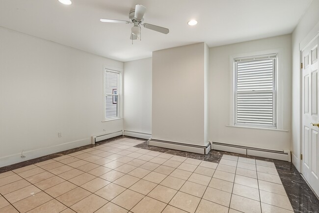 Building Photo - 571 Somerville Ave