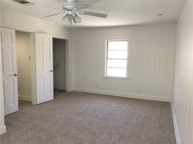 Building Photo - 2404 Rio Grande St