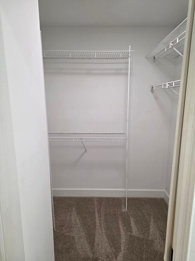 Building Photo - Private 4 bed 3 bath home located in Marietta on 4.5 acres