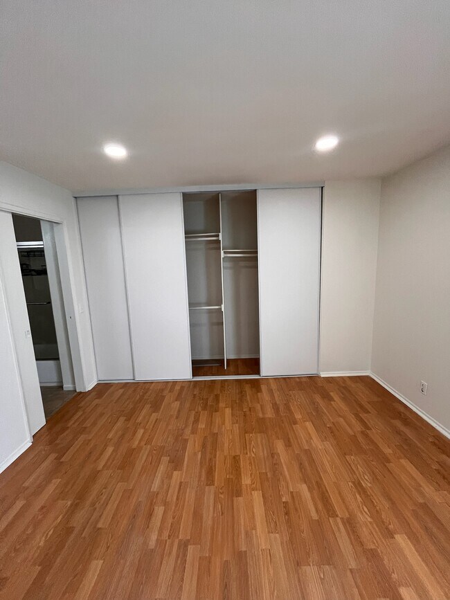 Building Photo - 245 Orange Blossom