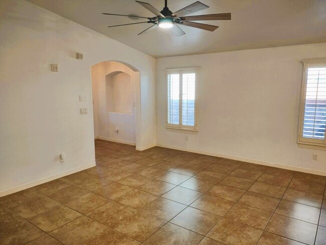 Building Photo - Immaculate Single Level Eastside Home With Refrigerated Air Located In Quiet Neighborhood