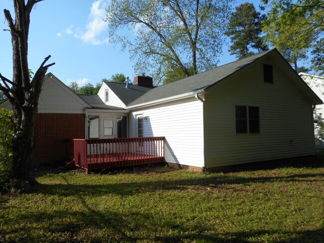 Building Photo - 107 Caldwell St