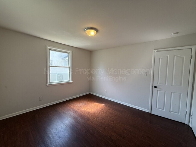 Building Photo - 1500 Airport Ave